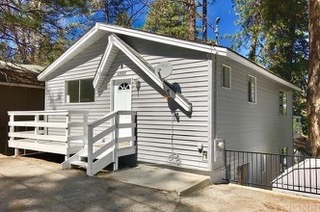 22868 Laurel LN, Crestline, CA 92325